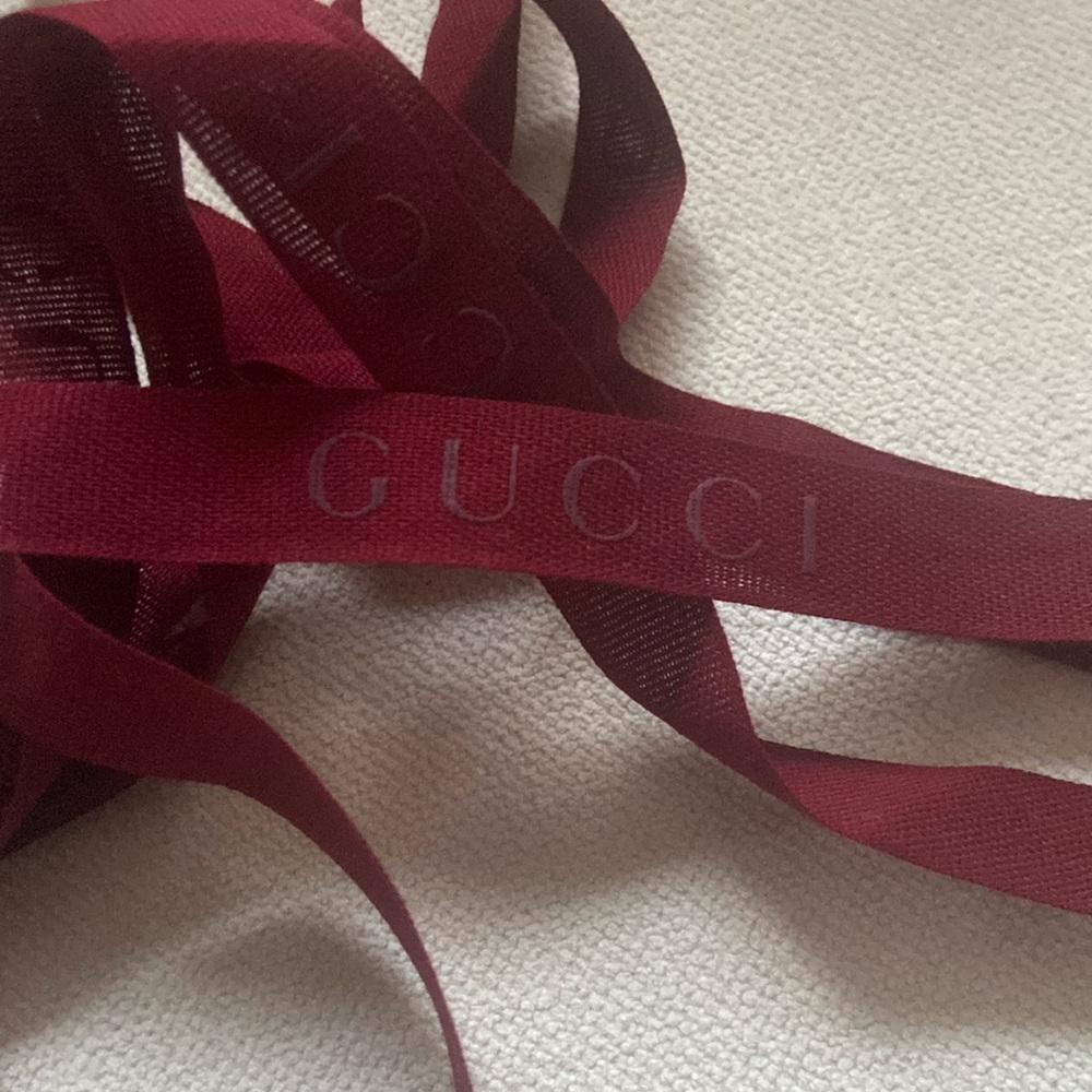 Gucci Ribbon Authentic  86”